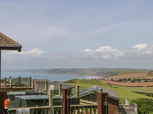 Three Views Lodge