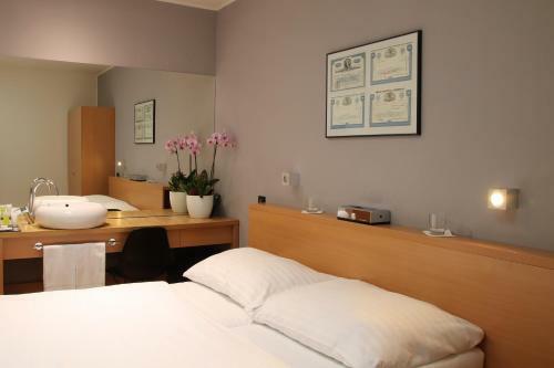 Hotel Blue Orange Business Resort Prague