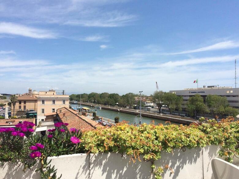 Hostal Domus Lina