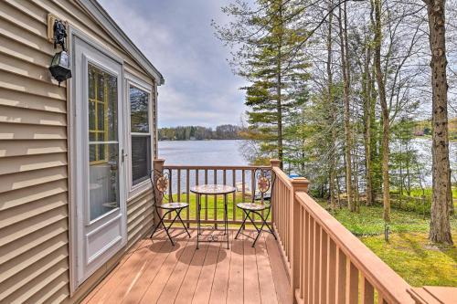 Lakefront Broadalbin Getaway With Deck And Kayaks