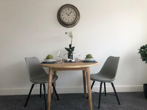 2 Bed Apartment- 33a Saint Leonard