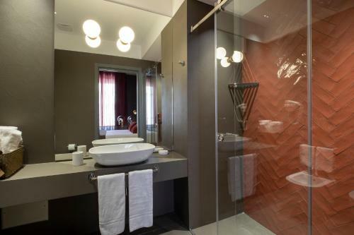 Re Sale Hotel