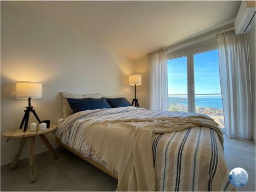 Seascape Apartment With Breath Taking View