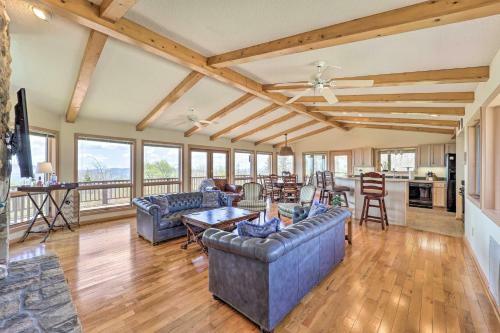 Lovely Beech Mountain Home With Stunning Views!
