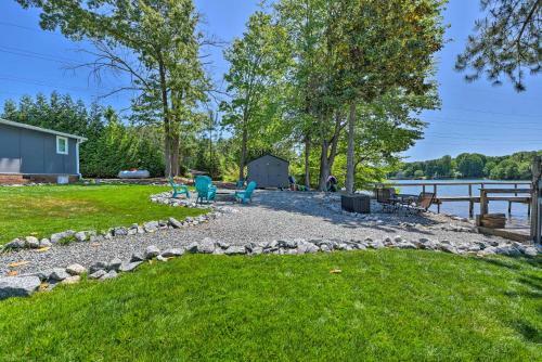 Lakefront Retreat With Kayaks And Paddleboards!