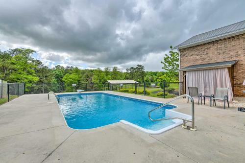 Mount Airy Haven Outdoor Pool, Country Views