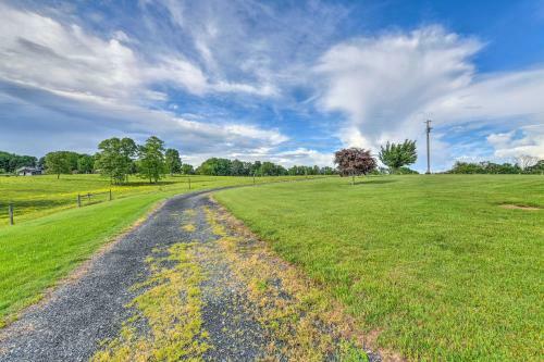 Mount Airy Haven Outdoor Pool, Country Views