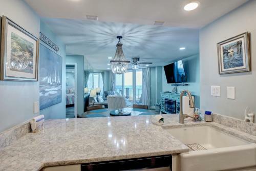 Apartamento 2br 2ba St Regis Resort Oceanfront Pools Views