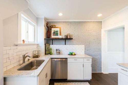 Modern, Gorgeous And Spacious Condo Living