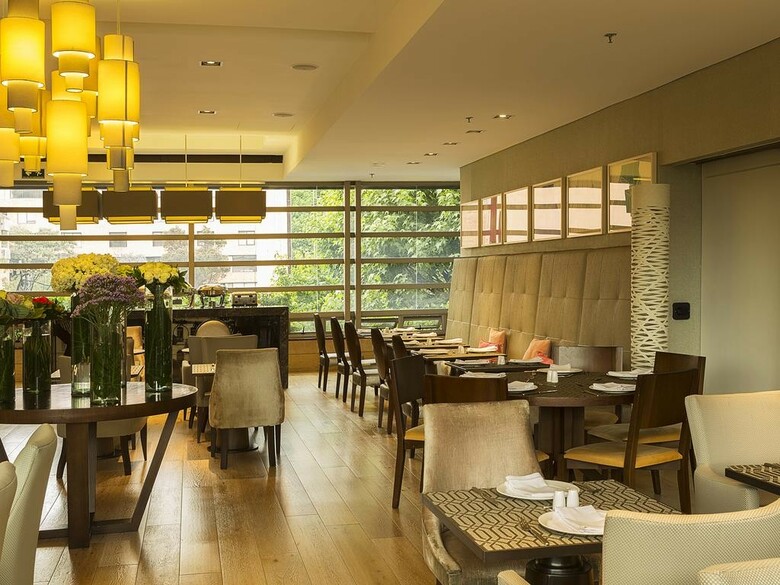 Ek Hotel