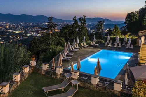 Paul's Apartment On A Hill With Pool