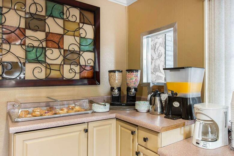 Hotel Rodeway Inn Escondido