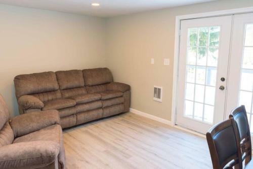 Spring Poconos Getaway! 2bd Cabin