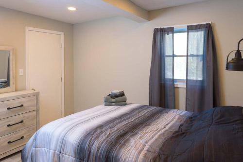 Spring Poconos Getaway! 2bd Cabin