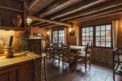 4br Traditional Chalet Bbq + Fireplace + View
