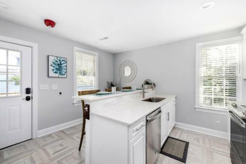 Penthouse With Courtyard - 1 Block To King St
