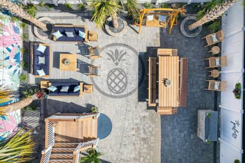Penthouse With Courtyard - 1 Block To King St