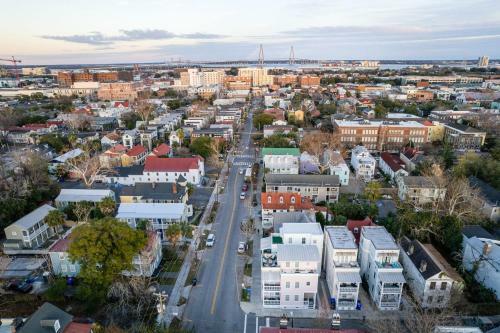Rooftop Deck With Parking - 3 Blocks To King