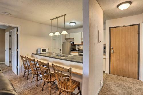 Apartamento Convenient Lead Condo With Deck And Town Views!