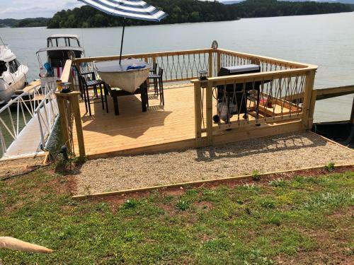 Douglas Lake Life Rentals 2