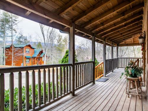 Cedar Forest-theater, Game Room, Hottub