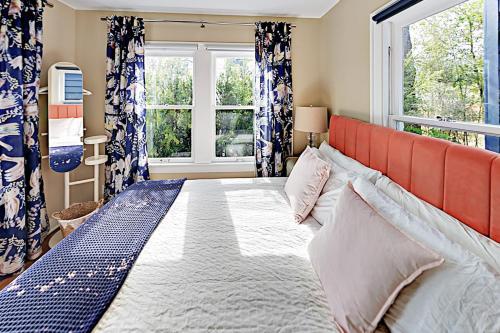 Travis Heights Bungalow