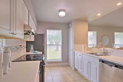 Cozy Austin Townhome, About 15 Mi To Downtown!