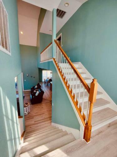 Sunny Delight - Sleeps 10 - Generous Space!