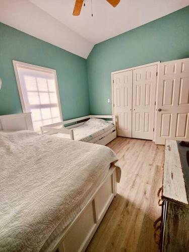 Sunny Delight - Sleeps 10 - Generous Space!