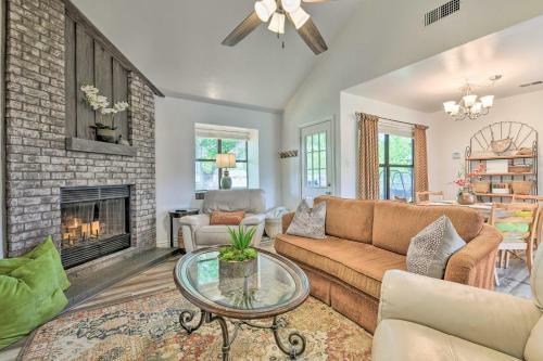 Granbury Lake Home With Private Yard And Fire Pit