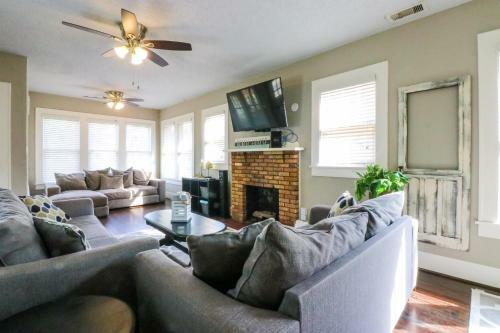 Gulf Breeze 2 Blocks To The Beach Private Backyard Newly Updated