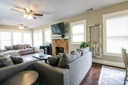 Gulf Breeze 2 Blocks To The Beach Private Backyard Newly Updated