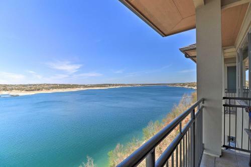 Apartamento High-end Lakeway Condo With Boat Dock Access!