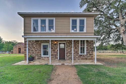 Home Shared Fire Pit, Walk To Mason Square!