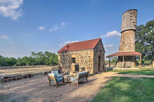 Home Shared Fire Pit, Walk To Mason Square!