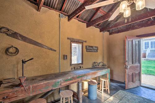 Stunning Historical House About Half Mi To Town!