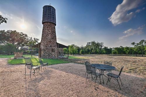 Stunning Historical House About Half Mi To Town!