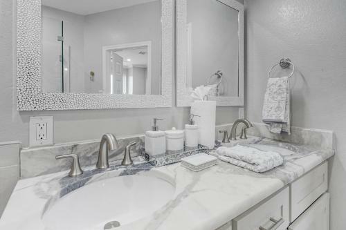 Villa Honey Stop Scrolling This Is It 3 Bed 3ba W King Bed