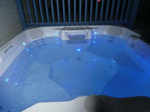 Liv Resort: Clam Circle With Private Jacuzzi (Pet Friendly)