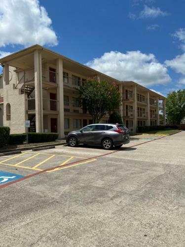 Hotel Springwood Village Inn
