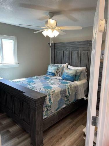 Dolphins Beach Cottage On The Beach - Sleeps 12