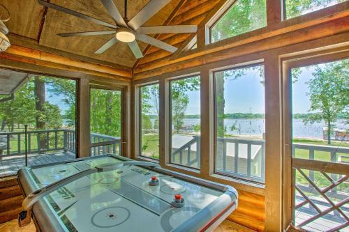 Waterfront Yantis Retreat With Deck And Zipline!