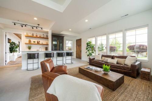Best In Wenatchee. Designer Home Built For Vacation.