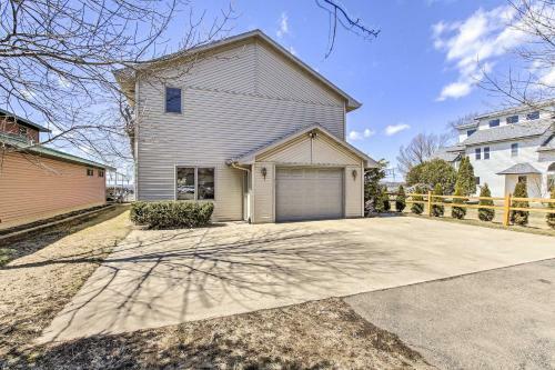 Bright Cecil Home With Boat Dock And Lake Access!