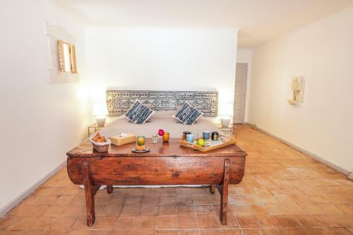 Hostal L'insoup�onn�e Saint R�my de Provence