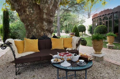 Hostal L'insoup�onn�e Saint R�my de Provence
