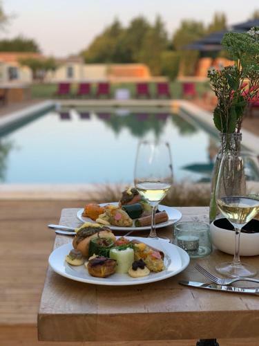 Hostal L'insoup�onn�e Saint R�my de Provence