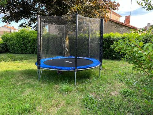 Jolie Maison De Campagne Arbor�e
