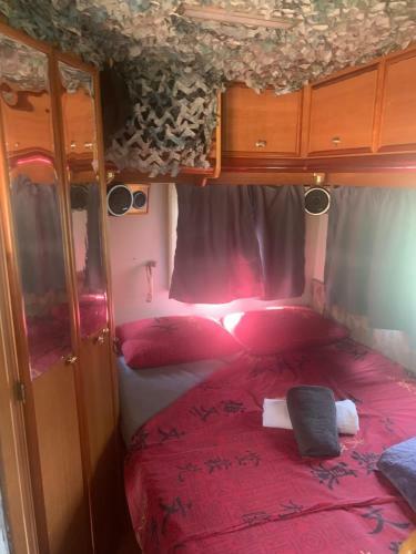 Agroturismo Camping Car Fixe Dans La Campagne