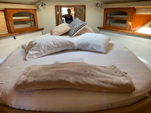 Superbe Yacht Luxe Familial � St Jean Cap-ferrat.